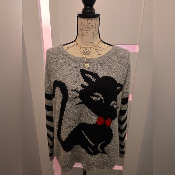 Poof! Gray and Black Size L Cat Sweater - Picture 4 of 7